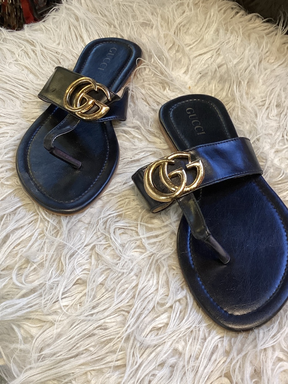 Gucci Black Leather GG Logo Thong Sandals with Gold Hardware